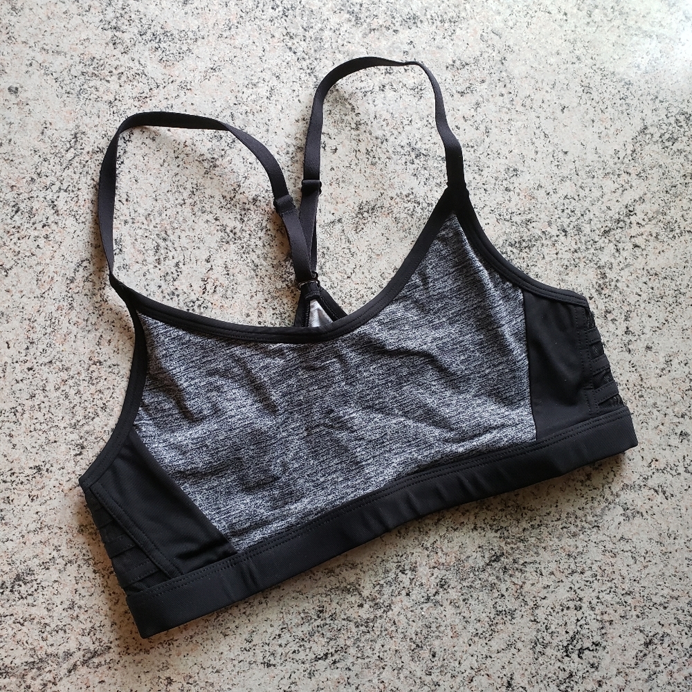 VS PINK Ultimate Sport Bra
